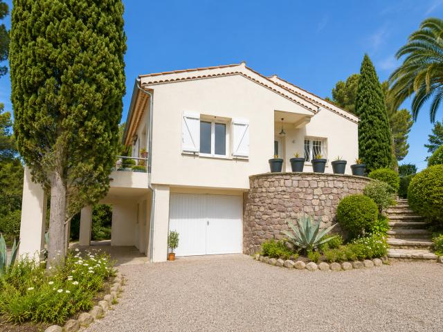 VILLA PROCHE MER ET COMMERCES