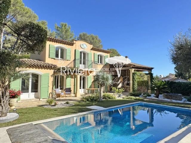 Villa proche plage.