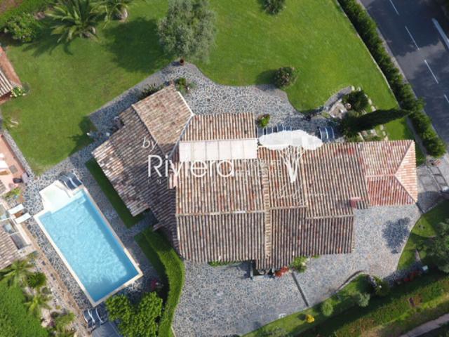 VILLA PRESTIGE PROCHE PLAGE 700m de la plage