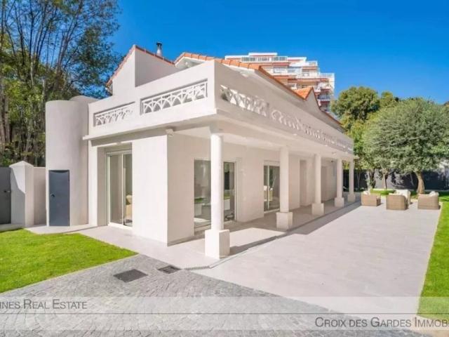Villa Prestige Cannes Centre Jardin 900m² à pied de la Croisette