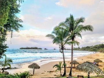 Villa Privada con Vista al Mar en Venta en Red Frog Beach Resort
