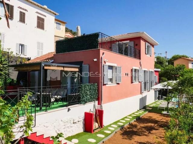 VILLA PRIVÉE À LA FRONTIÈRE DE MONACO