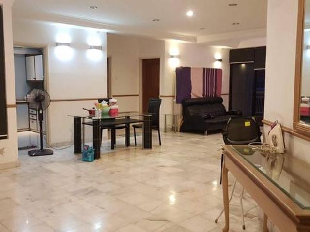 VILLA PUTRA Condominium VIEW POOL FREEHOLD Land 1615 SqFt
