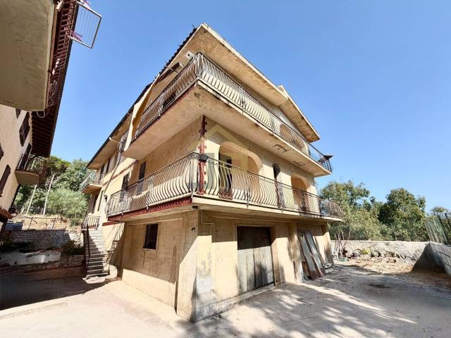 Villa Quadrifamiliare in vendita a Balestrate