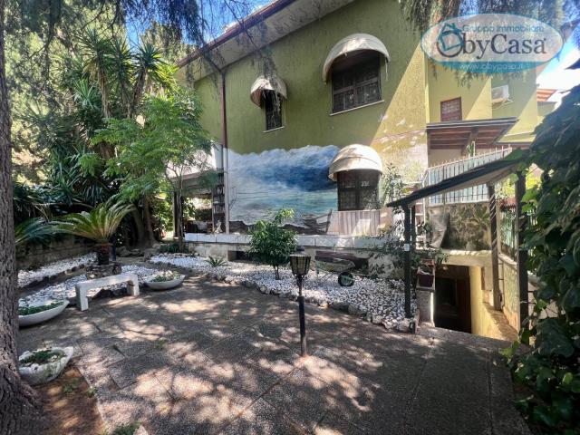 Villa Quadrifamiliare in vendita a Guidonia Montecelio