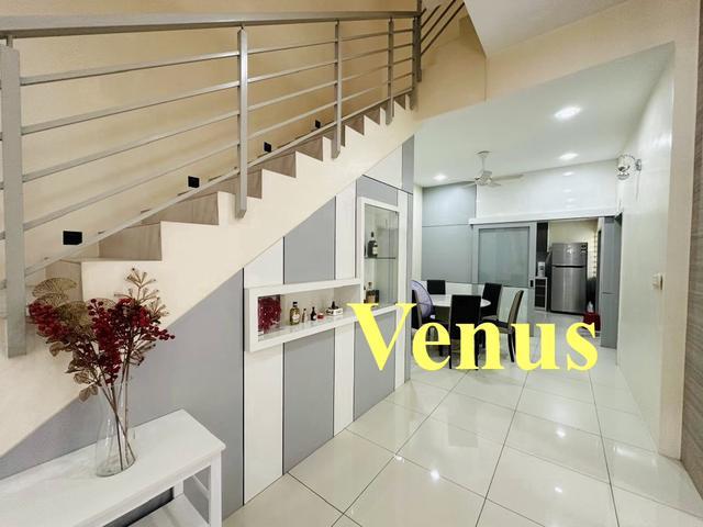 Villa Raintree Park gated semi d