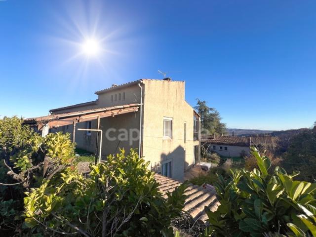 Villa rare à vendre à Forcalquier 04 220m2, 7 pièces 6 chambres, jardin 800m2, Fort Potentiel
