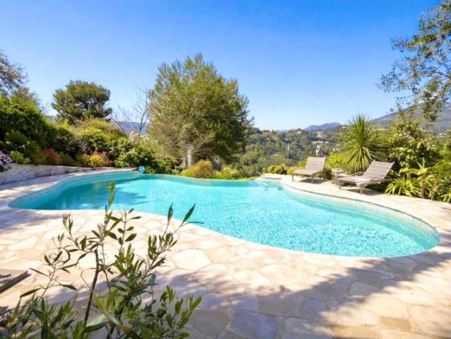 Villa rénovée Nice St Pancrace 7 pièces 216 m2 avec piscine