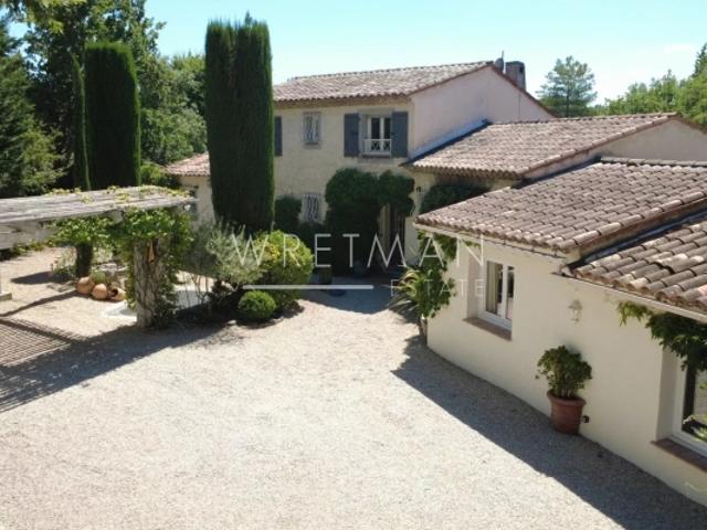 Villa rénovée avec piscine Callian