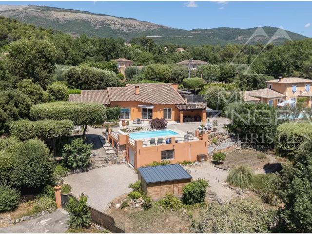 Villa rénovée avec vue panoramique, piscine et dépendance 180m² Cabris