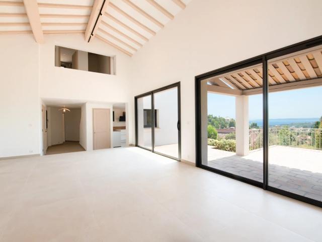 Villa rénovée à vendre sur les hauteurs des Issambres avec b. 145m² Les Issambres