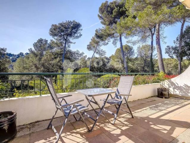 Villa rénovée dans un domaine fermé Royal Mougins Golf