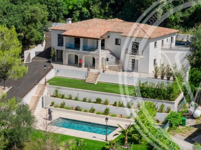 villa rénovée de 281 M2 5 chambres
