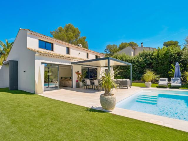 Villa rénovée, piscine plein sud à Fréjus