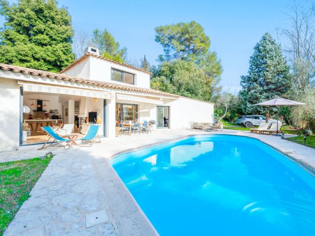 Villa Renovee Plein Sud Avec Piscine 153m² Roquefort les Pins