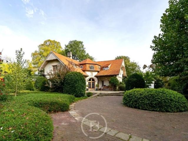 Villa rénovée + terrain à bâtir
