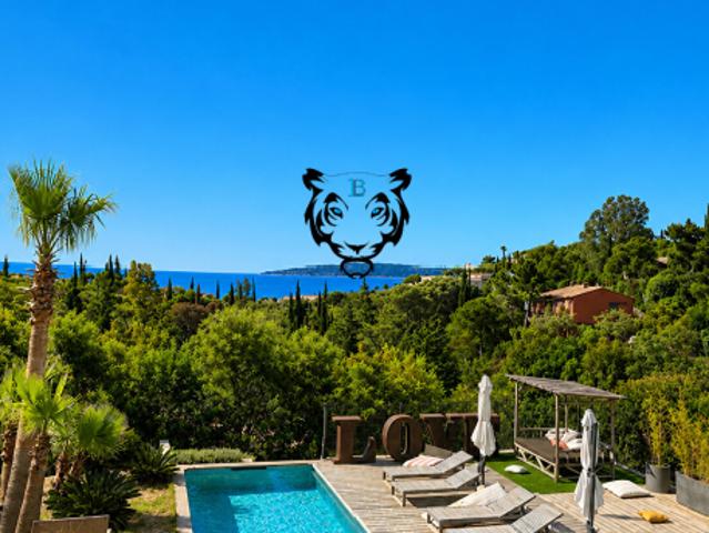 Villa rénovée Vue Mer Golfe de Saint Tropez Les Issambres Garage