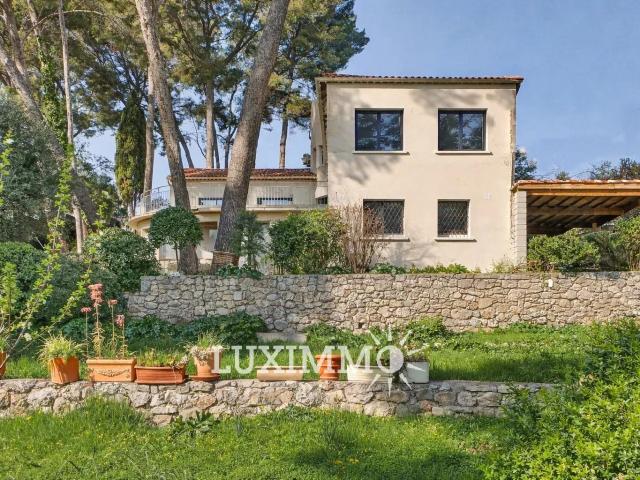 Villa Rénovée 5Ch Vue Dégagée 220m² Le Cannet