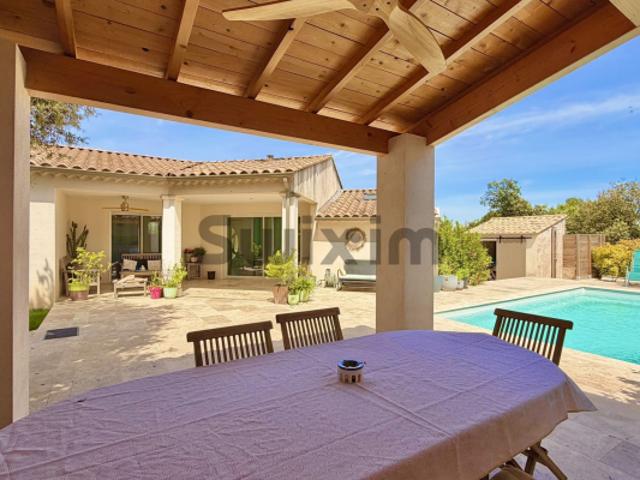 Villa récente avec dépendances