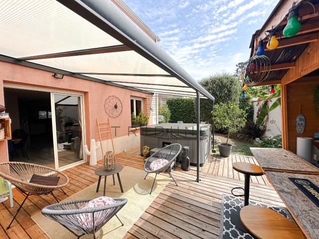 Villa récente avec terrasse, spa et cuisine d’été Le Passage d’Agen