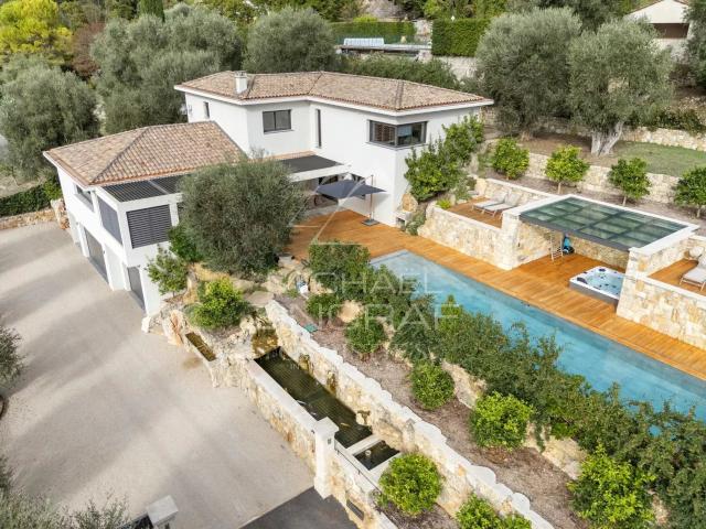 Villa récente à proximité du Royal Golf 283m² Mougins