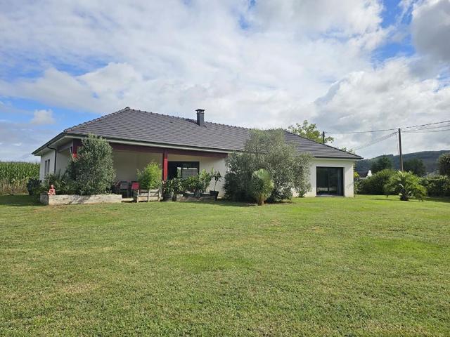 Villa récente et fonctionnelle avec vue imprenable à 5 minutes de Mauléon
