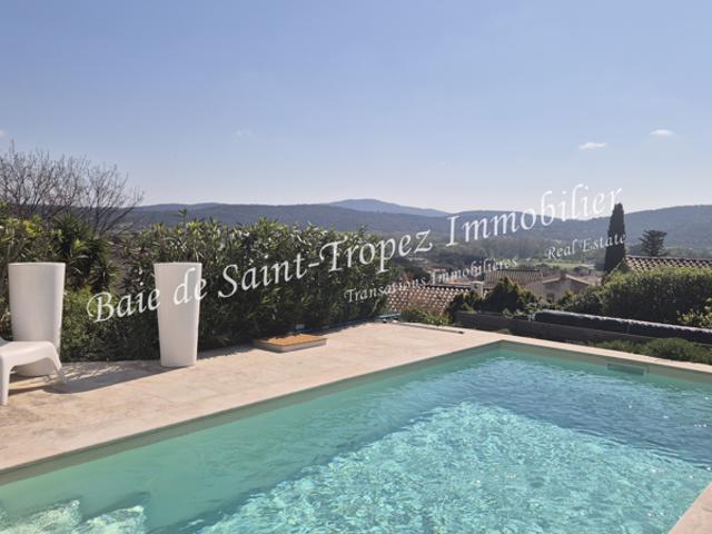 Villa récente, plein sud, avec une vue panoramique sur les