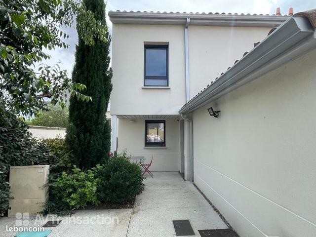 Villa récente T4 au calme