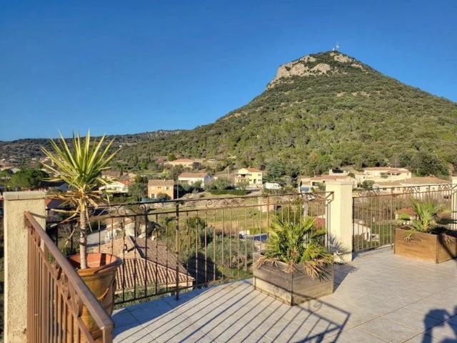 VILLA RECENTE