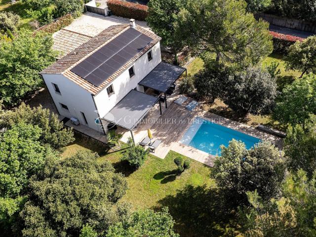 Villa récente 6 chambres piscine garage