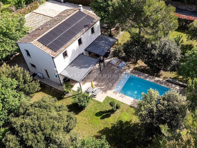 Villa récente 6 chambres piscine garage