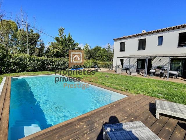 villa récente 6 p avec piscine proche A8 5 pièce s 140 m2