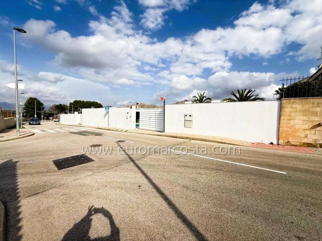Villa reformada con piscina privada y vistas panorámicas en Montepinar, Orihuela