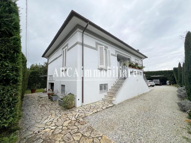 Villa ristrutturata a Pietrasanta