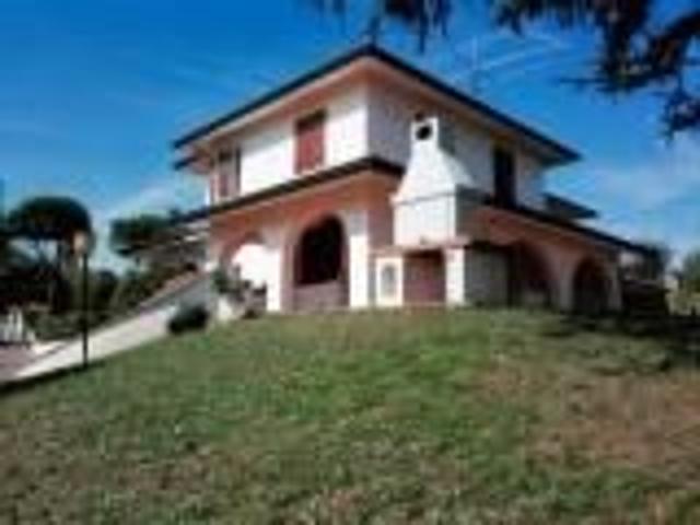 Villa ristrutturata prima collina Castel San Pietro terme BO