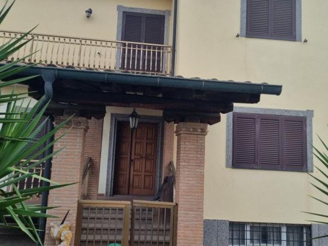Villa roma via dei redattori affitto