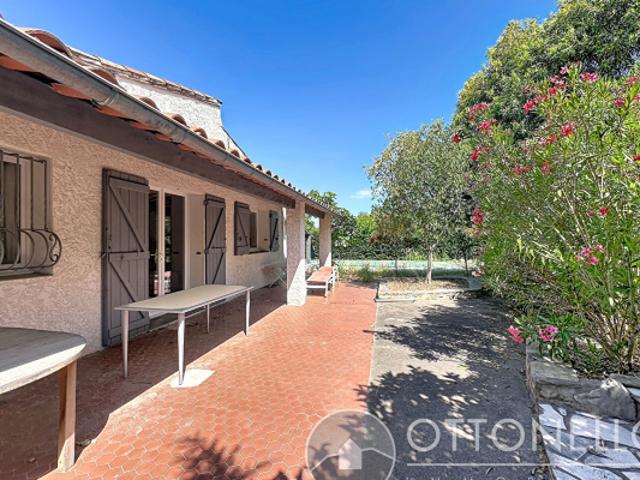 Villa Roquebrune Sur Argens 3 pièces 67.76 m2 sur 800 m2 de terrain avec piscine et garage