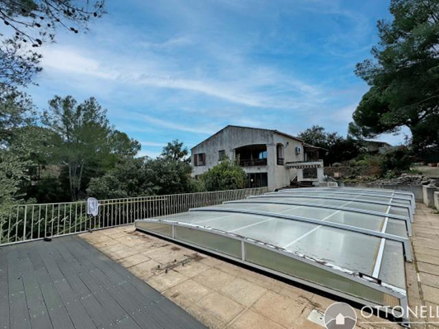Villa Roquebrune Sur Argens 4 pièces 140,55 m2 sur 1633 m2 avec garage et piscine