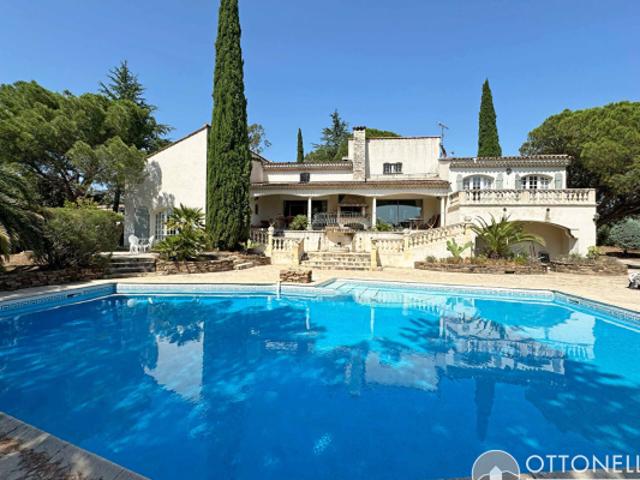 Villa Roquebrune Sur Argens 9 pièces 295.95 m2 sur 2809 m2 de terrain avec piscine
