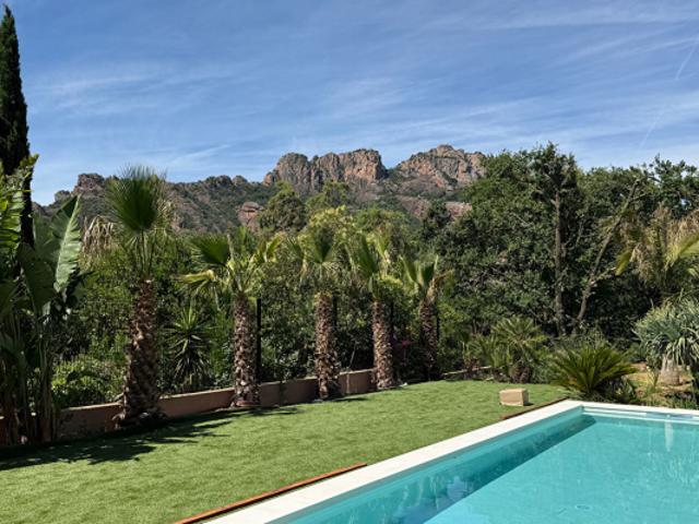 VILLA ROQUEBRUNE SUR ARGENS PISCINE