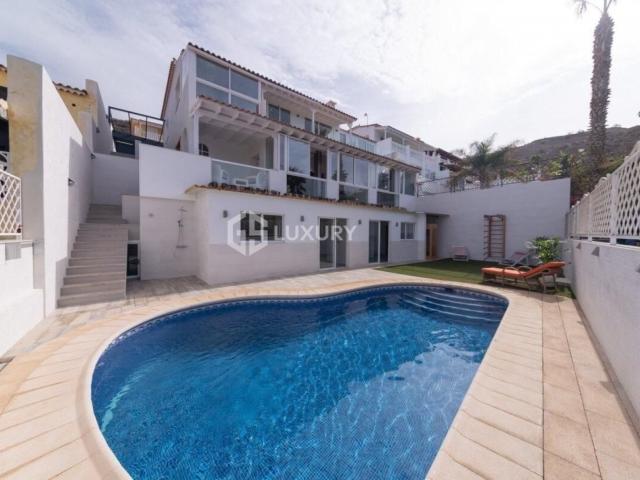 Villa San Eugenio – Espacio, privacidad y estilo de vida en. 370m² Adeje