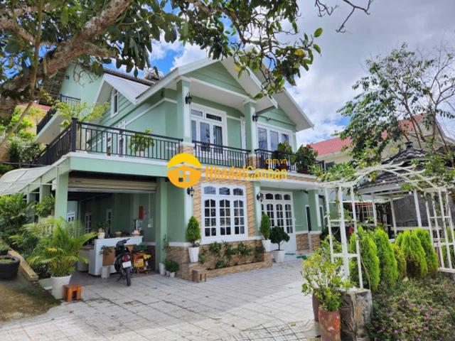 Villa sân vườn rộng 1000m mặt tiền đường lớn tô hiệu, giá cực kì tốt