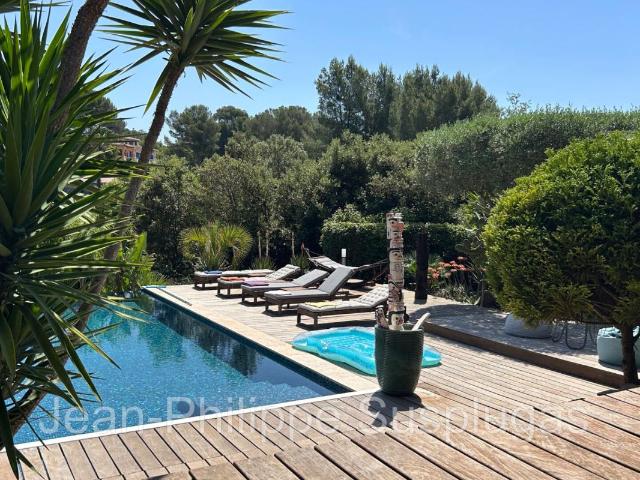 Villa Sanary Sur Mer 7 pièce s 235 m2