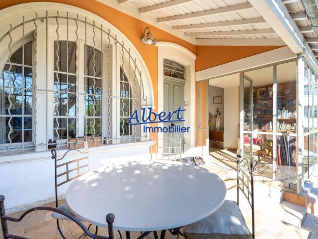 Villa Sanary Sur Mer 8 pièce s 131.10 m2