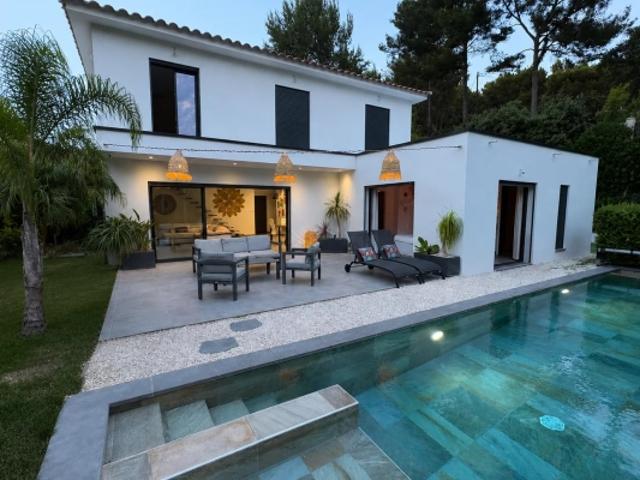 VILLA SANARY SUR MER PLAGE A PIED