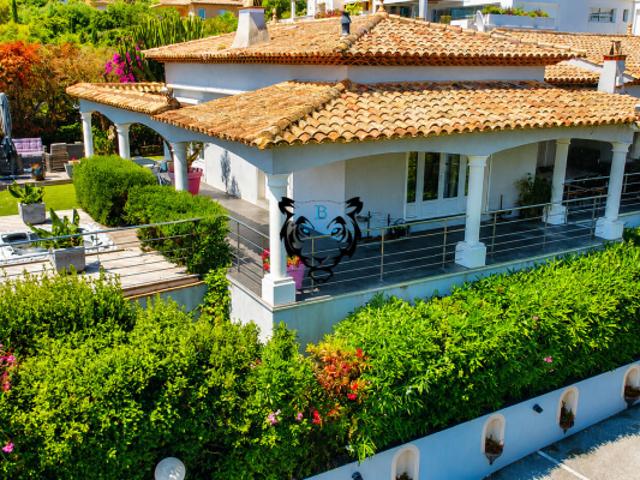 Villa Saint Aygulf 5 chambres Vue mer Garage Piscine