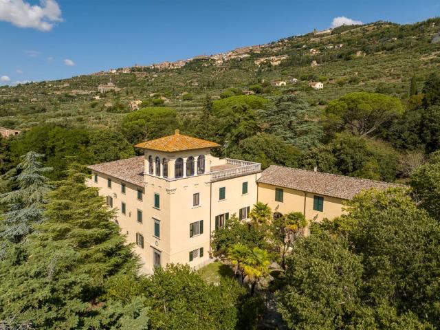 Villa Salcotto 1857m² Cortona