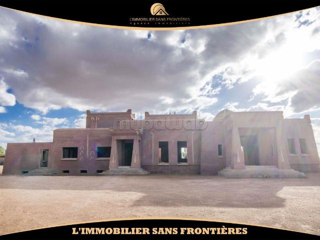 Villa semi finie avec VNA à vendre à Route d’Amizmiz, 1 Hectare 4000 m², Marrakech