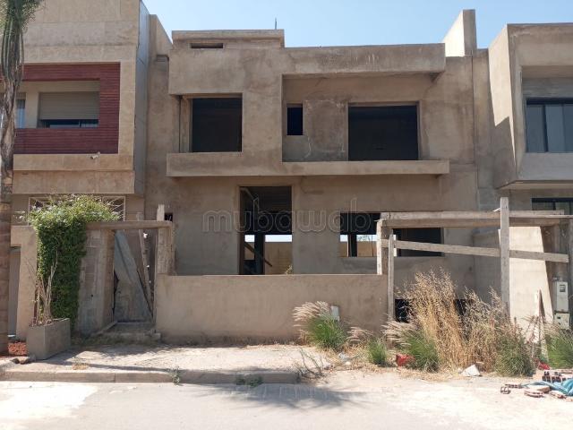 Villa semi finie à vendre – la colline