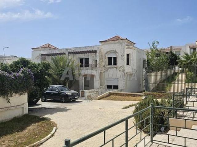 Villa semi finie à vendre – Riad Al Andalous